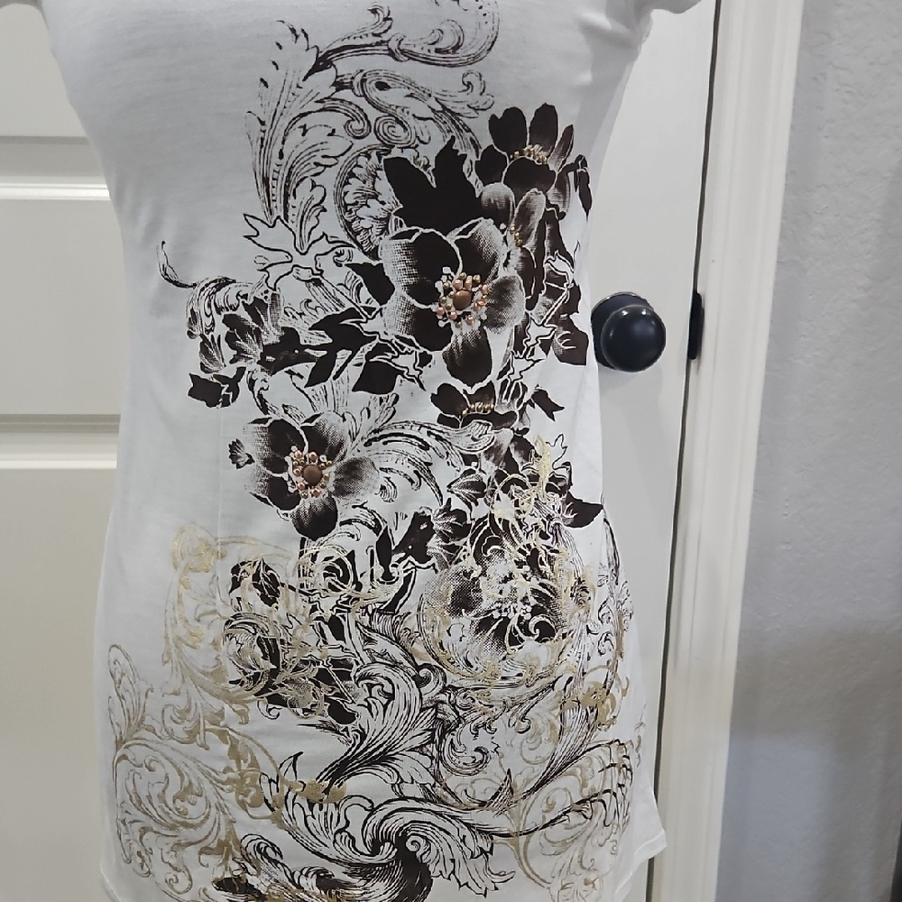 FANG Cream Colored Cap Sleeve Floral Print Tee size Medium - Picture 3 of 5